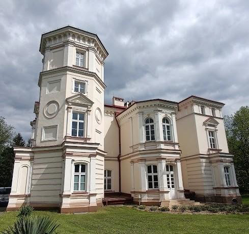 Pałac Lubomirskich w Przemyślu – widok frontowy